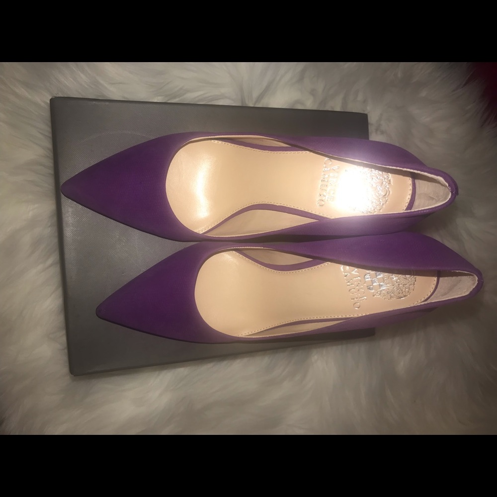 New Never Worn Vince Camuto Heels! - Picture 3 of 5